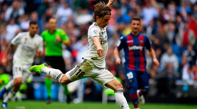 As: «Modric rifiuta il rinnovo col Real Madrid. Mega-offerta dell'Inter»