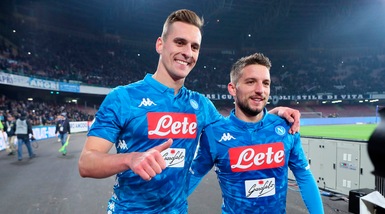 Serie A, Napoli-Bologna 3-2: doppietta di Milik e Mertens con dedica a Koulibaly