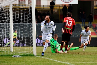 Serie B Foggia-Verona 2-2, a Grosso non bastano Pazzini e Lee