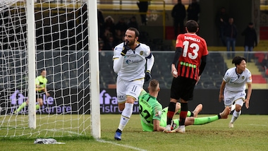 Serie B Foggia-Verona 2-2, a Grosso non bastano Pazzini e Lee