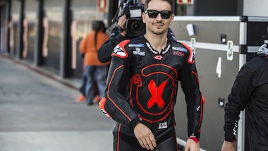 MotoGp Honda, Lorenzo balla e si allena
