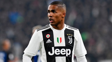 Juventus, la doppia rincorsa di Douglas Costa