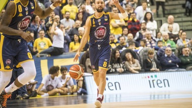 Basket Serie A, due vittorie di fila per la FIAT Torino. Milano travolge Pesaro