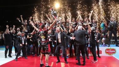 Volley: la Coppa Italia resta a Perugia, battuta la Lube in rimonta