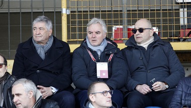 Serie B Spezia, violate le norme sull'immigrazione: inibiti Chisoli e Micheli