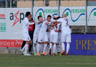 Serie C, Siracusa-Reggina 0-2: decisivi Strambelli e Baclet