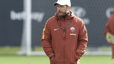 Roma, i convocati di Di Francesco per il Porto: non c'è Karsdorp, recupera Olsen