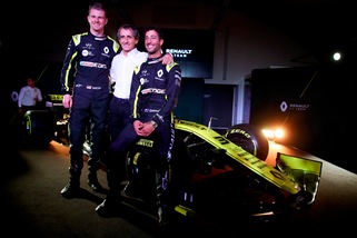 F1, Ricciardo svela la nuova Renault