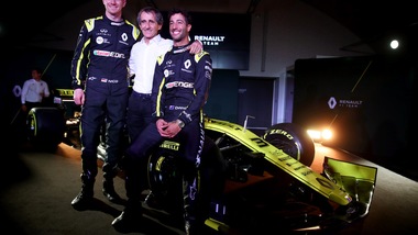 F1, Ricciardo svela la nuova Renault