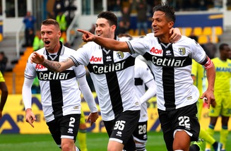 Serie A Parma, Alves e Iacoponi in parte con la squadra