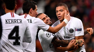 Manchester United-Psg 0-2, Kimpembe e Mbappé ipotecano i quarti. Orsato espelle Pogba