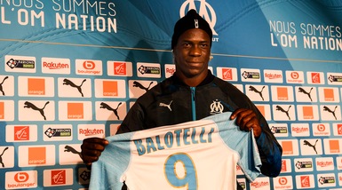 Marsiglia, Balotelli irride il Manchester United e fa arrabbiare i tifosi