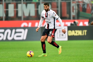 Serie A Cagliari, personalizzato per Cacciatore. Faragò in piscina