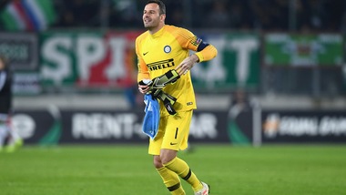 Inter, Handanovic acclamato dai tifosi: «C'è solo un capitano»