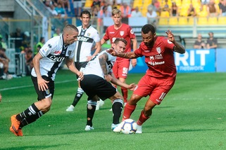 Diretta Cagliari-Parma ore 18: come vederla in tv e formazioni ufficiali