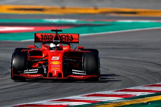F1, test Barcellona: Vettel primo in mattinata