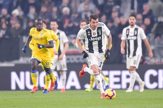 Juventus, Mandzukic incubo dei terzini. Nel mirino Juanfran e Filipe