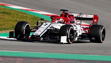 F1 test Barcellona: Raikkonen meglio di Vettel, guida nella terza mattinata