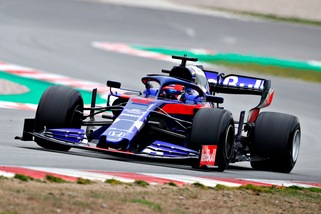 F1 test Barcellona: Kvyat il migliore a fine day 3, Vettel quarto