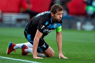 Lazio in ginocchio al Sanchez Pizjuan: passa il Siviglia 2-0