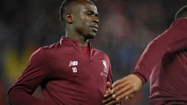 Mané derubato durante Liverpool-Bayern, Lovren "fortunato"