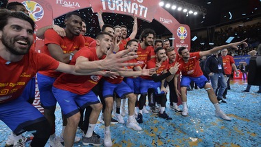 Basket, l'Italia va ai Mondiali! Travolta l'Ungheria 75-41