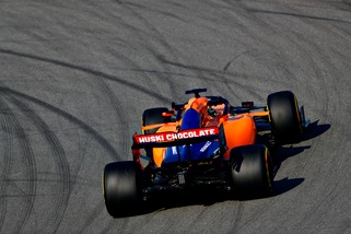 F1, McLaren: a Montmelò principio d’incendio al box