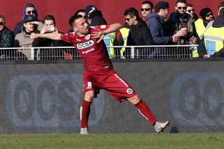 Moncini stende il Lecce! Che tripletta per l'ex Juve