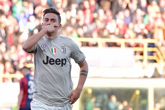 Joya Dybala per il riscatto della Juventus a Bologna. CR7 non brilla