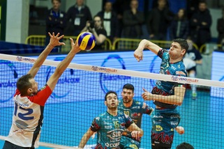 Volley: Superlega, Perugia sempre leader, vincono Civitanova, Modena e Milano