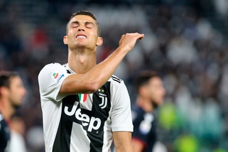 Juve, Ronaldo a rischio per il Napoli: guai alla caviglia