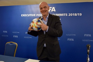 FIFA, Infantino: «Mondiale 2022 a 48, vogliamo ci sia anche l'Italia»