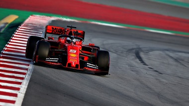 F1 test Barcellona: Vettel sfreccia in testa, Bottas secondo