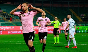 Serie B Palermo-Lecce 2-1. Stellone vola con Trajkovski e Puscas