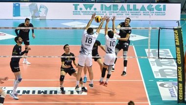 Volley: A2 Maschile, Girone Blu, Bergamo c'è ancora, battuta Cantù