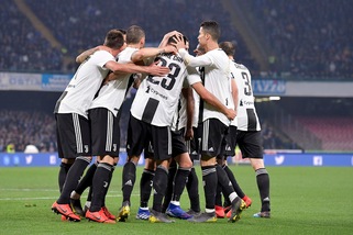 Pagelle Napoli-Juve: Ronaldo lotta e si fa abbattere. Szczesny, paratona e dormita