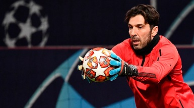 Buffon: Ho avuto un'offerta dal City ma sono rimasto alla Juve