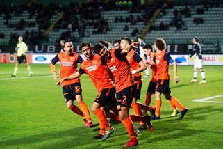 Serie C, blitz Pistoiese a Siena: Luperini sigla il 3-2 di rimonta con due rigori