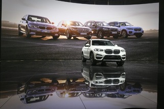 BMW X3 xDrive30e, il nuovo SAV: le foto