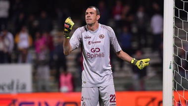 Serie B Livorno, positivo all'antidoping il portiere Mazzoni