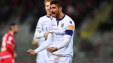 Serie B, colpo Verona: Bianchetti-Henderson, 2-1 al Perugia
