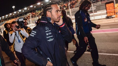 MotoGp, Hamilton: «In pista con Valentino Rossi, sarebbe un onore»