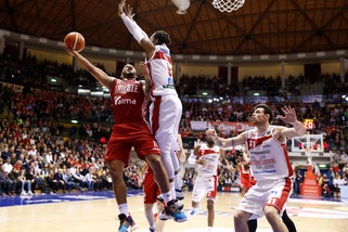 Basket Serie A, Pesaro crolla a Trieste. L'Alma trionfa 105-68