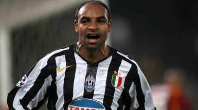 La figlia di Emerson si confessa: «Papà non vuole più vedermi da tre anni»