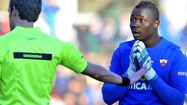 Serie C Teramo, brutto infortunio per Gomis: distacco del tendine rotuleo