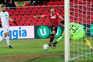 Serie B Foggia, Iemmello dopo l'incendio all'auto: «Sono deluso»