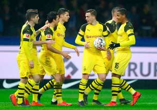 Bundesliga, il Borussia Dortmund batte l'Hertha in extremis. Lipsia corsaro
