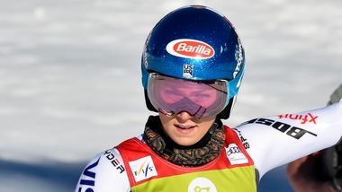 Sci, Soldeu: Shiffrin chiude col botto, vince il gigante e fa la storia