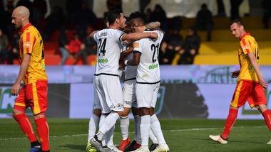 Serie B, 12 squalificati. Benevento-Spezia: risultato non omologato