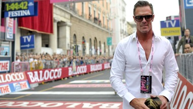 Ciclismo: stalking e maltrattamenti all'ex moglie, Cipollini a processo